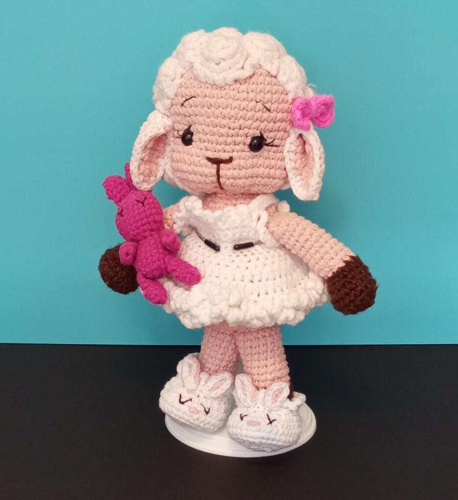 ovejita rosa con lazo y peluche ovejita rosa con lazo y peluche